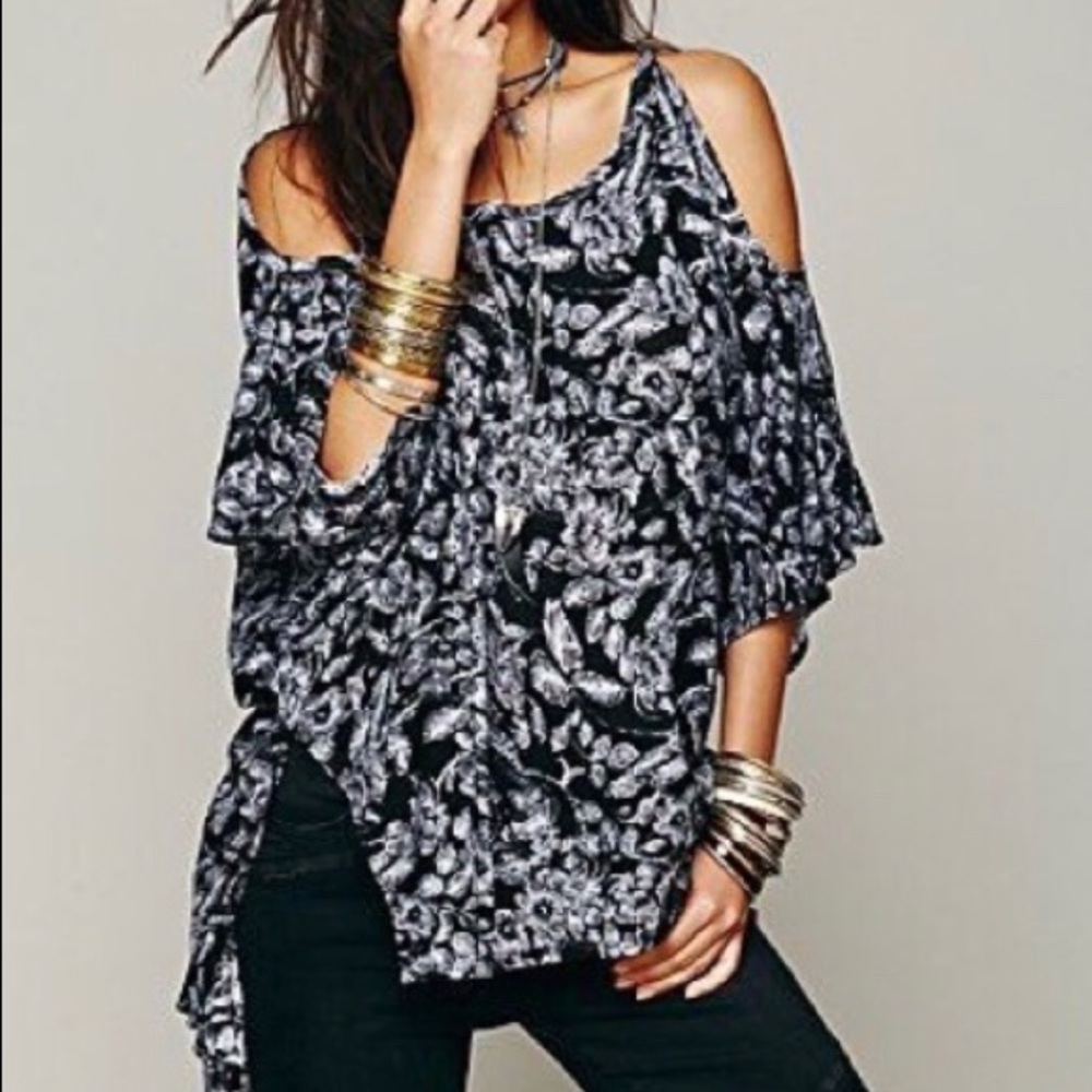$119 Free People New Romantics Cold Shoulder Top